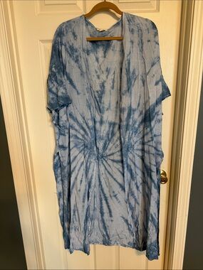 Main Strip NWOT Blue Tie-Dye Kimono Cover-Up
